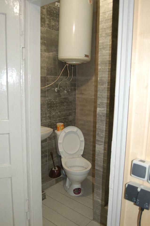 Apartment On Stepana Bandery 37 Постійне Електропостачання 利沃夫 外观 照片