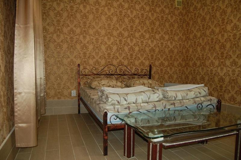 Apartment On Stepana Bandery 37 Постійне Електропостачання 利沃夫 外观 照片